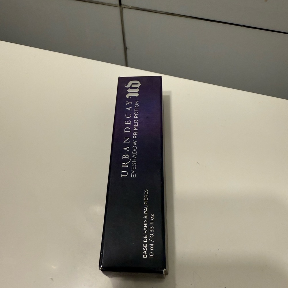 Urban Decay Purple Eyeshadow Primer Potion